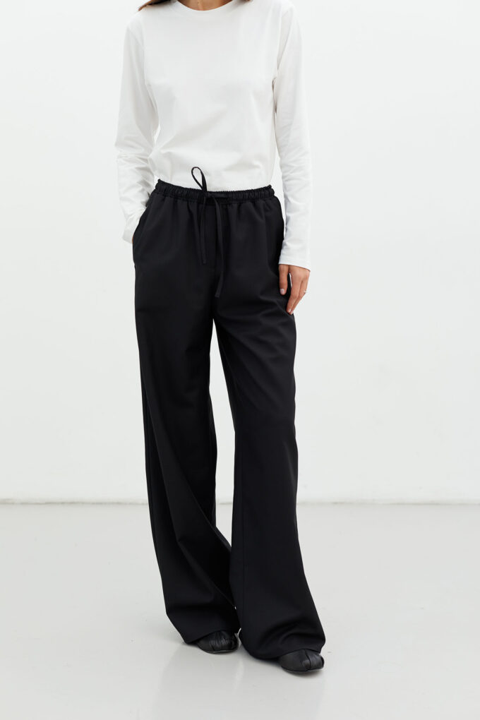 Black loose-fitting pants with drawstring photo 2