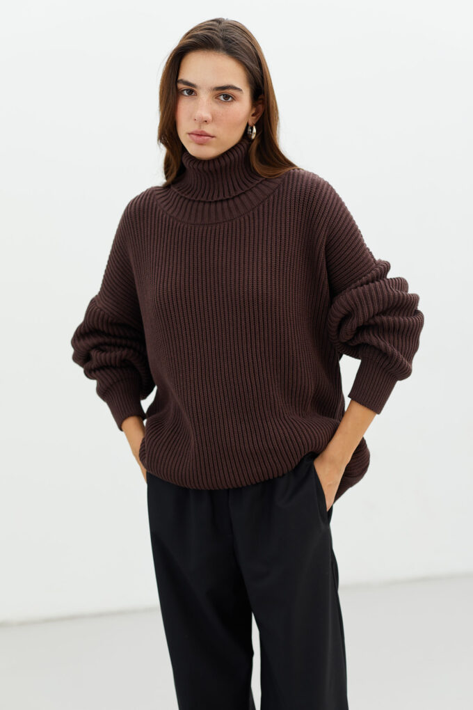 Chocolate knitted sweater with voluminous sleeves photo 3