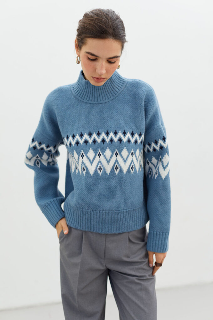 Light blue woolen sweater with patterns photo 4