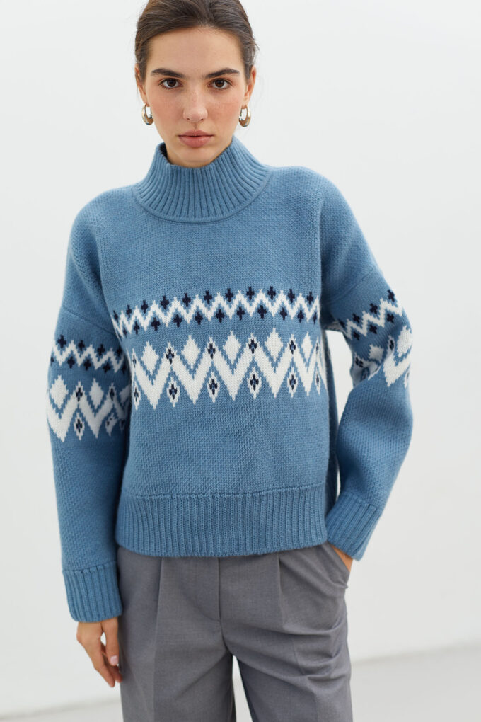 Light blue woolen sweater with patterns photo 2