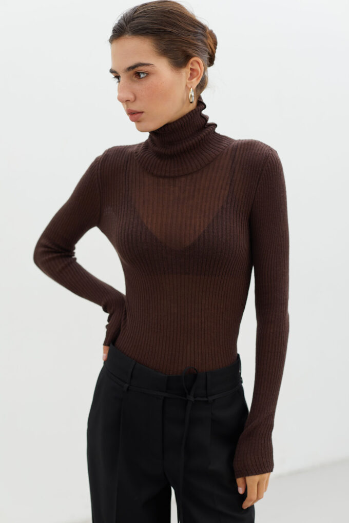 Thin ribbed turtleneck in chocolate photo 4