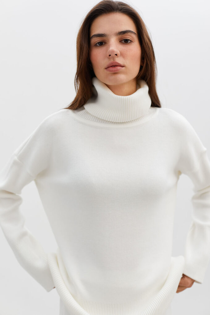 Milk knitted sweater with voluminous neck photo 3