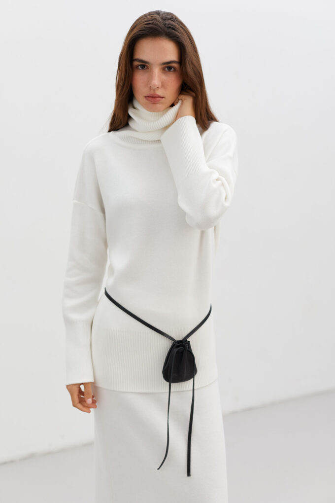 Milk knitted sweater with voluminous neck photo 2