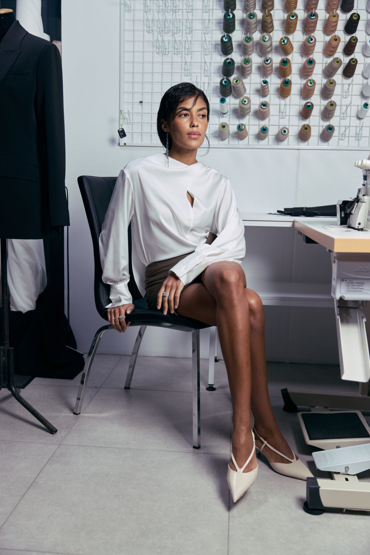 Блуза вільного крою із cатину молочна - THE LACE