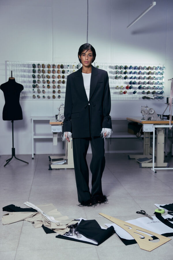 Black single-breasted jacket with ties - The Lace