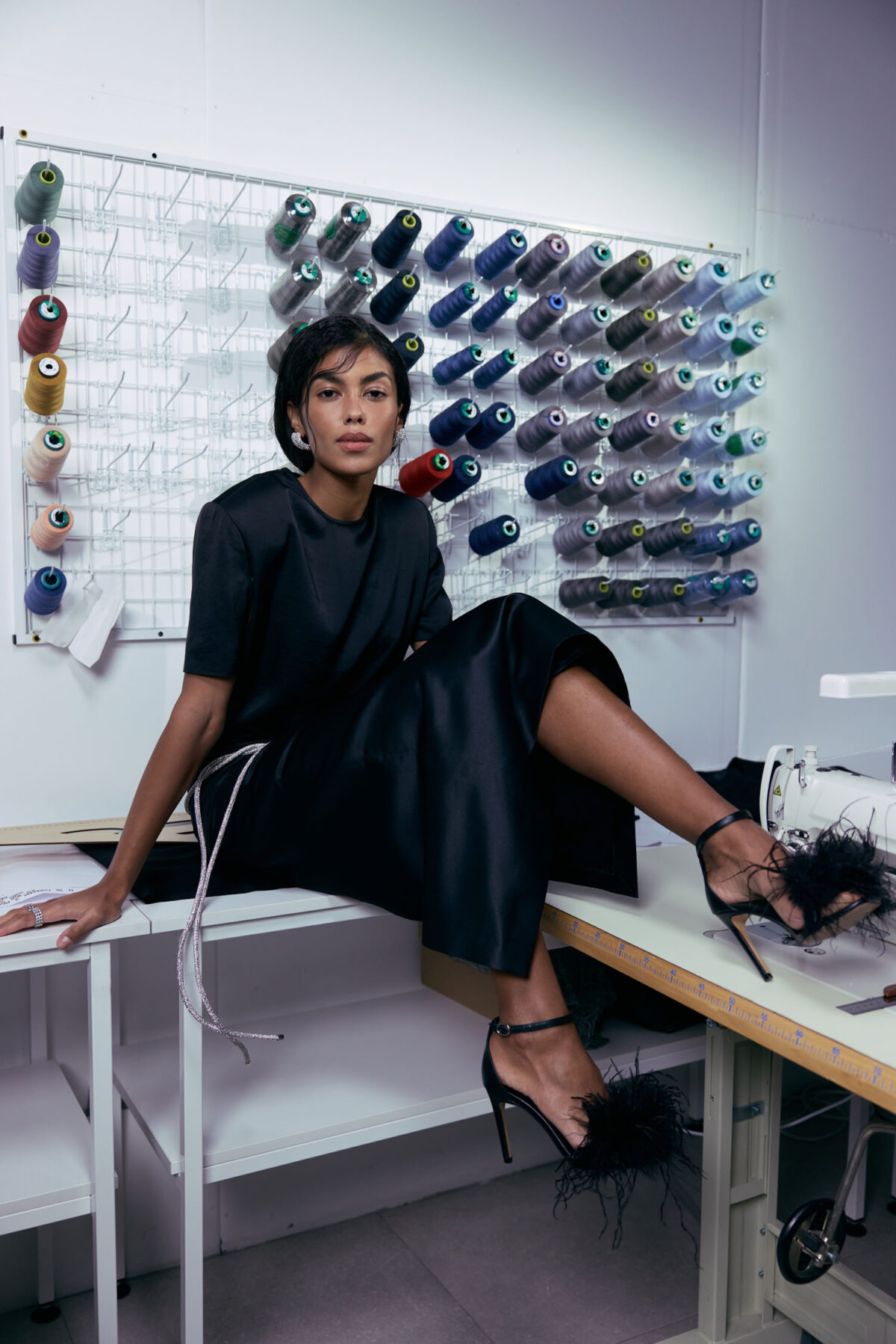 Футболка прямого крою із сатину чорна - THE LACE