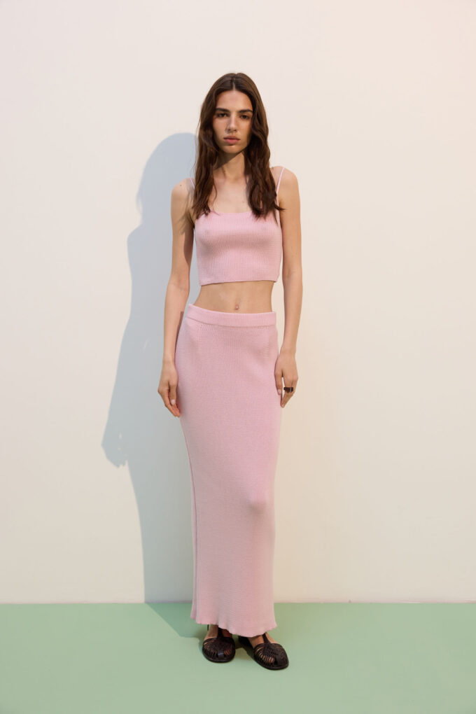 Knitted cropped top with thin straps in pink photo 3