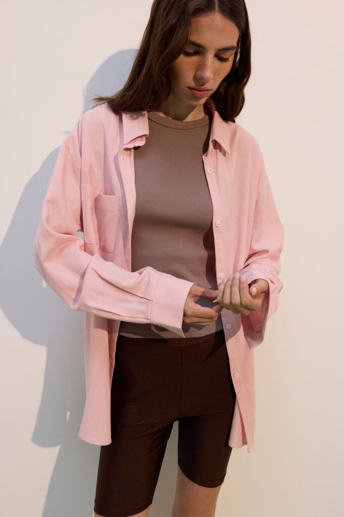 Oversized linen shirt in light pink photo 2