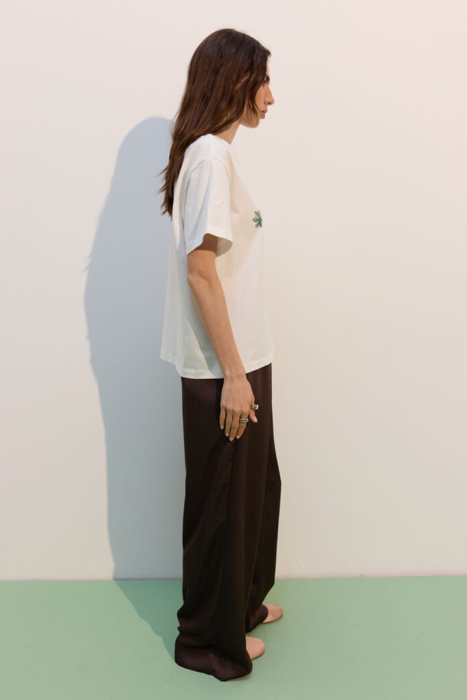 Oversized T-shirt with "Kyiv" print in milk photo 5