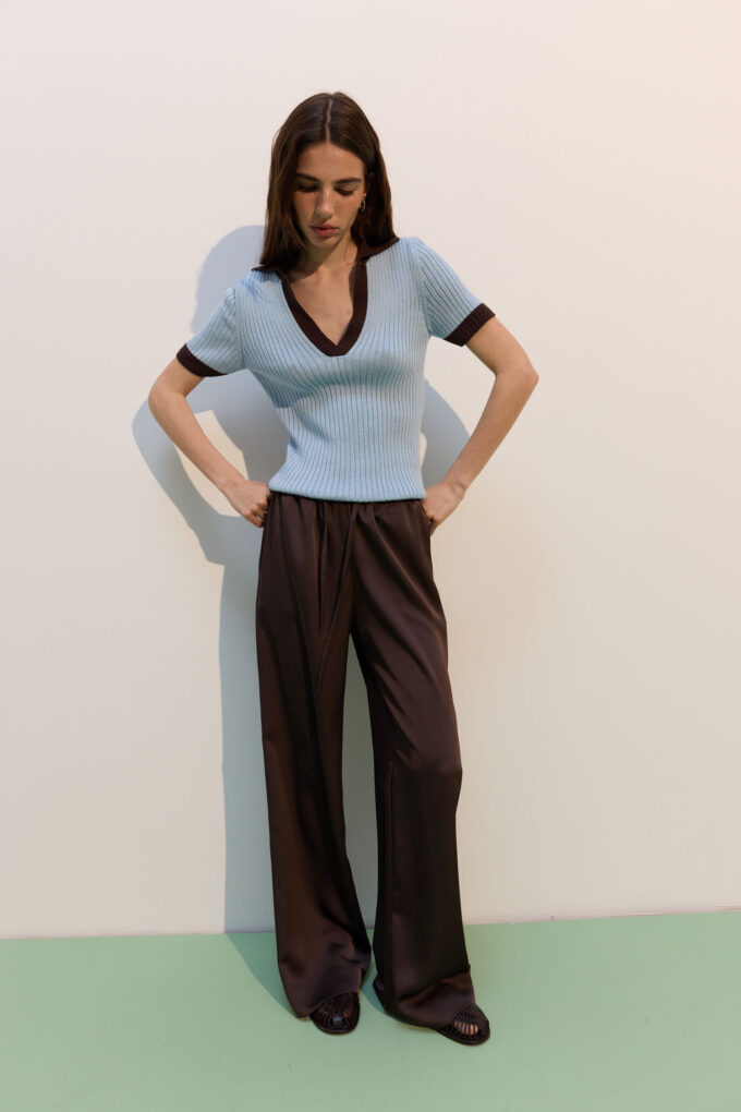 Blue polo jumper with chocolate insert photo 5
