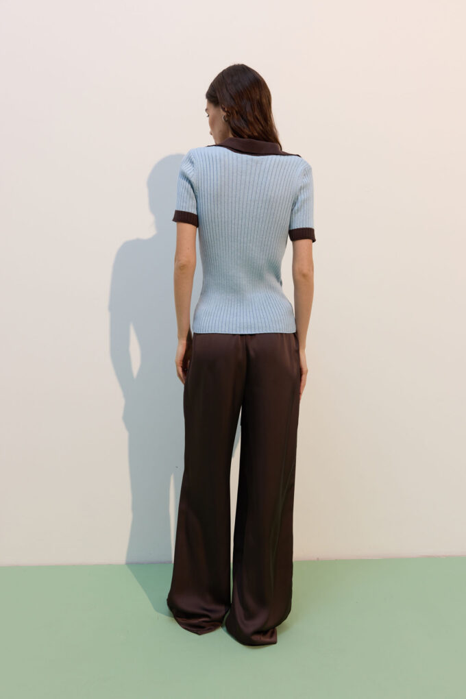 Blue polo jumper with chocolate insert photo 3