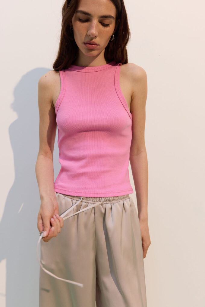 Knitted top in pink photo 2