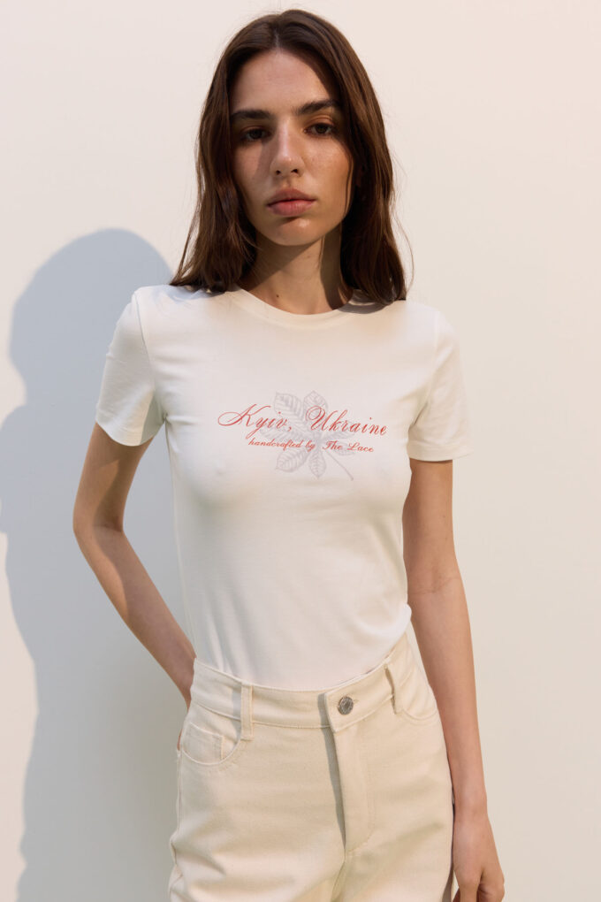 Silhouette T-shirt with "Kyiv" print in milk photo 5