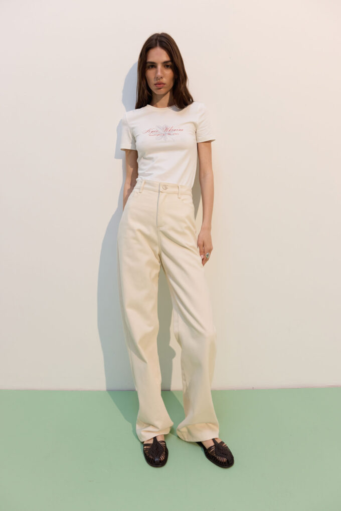 Silhouette T-shirt with "Kyiv" print in milk photo 4