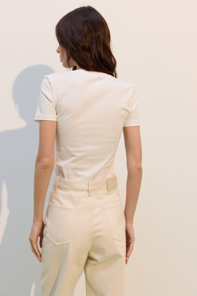 Silhouette T-shirt with "Kyiv" print in milk photo 3