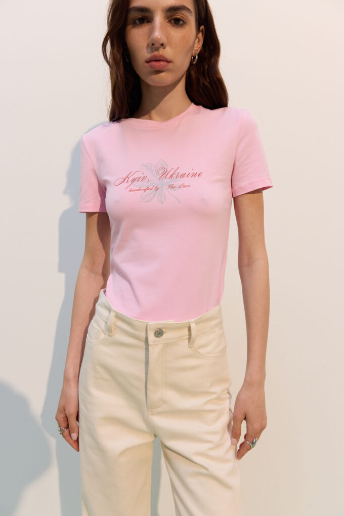Silhouette T-shirt with "Kyiv" print in light pink photo 4