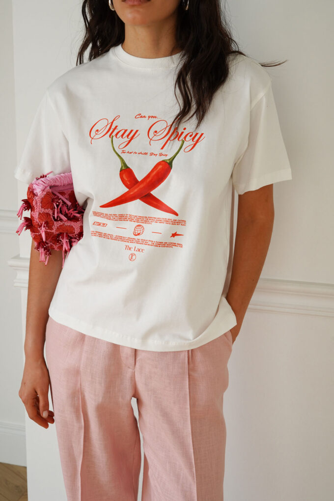 Футболка oversize з принтом "Stay Spicy" молочна - The Lace фото 430702