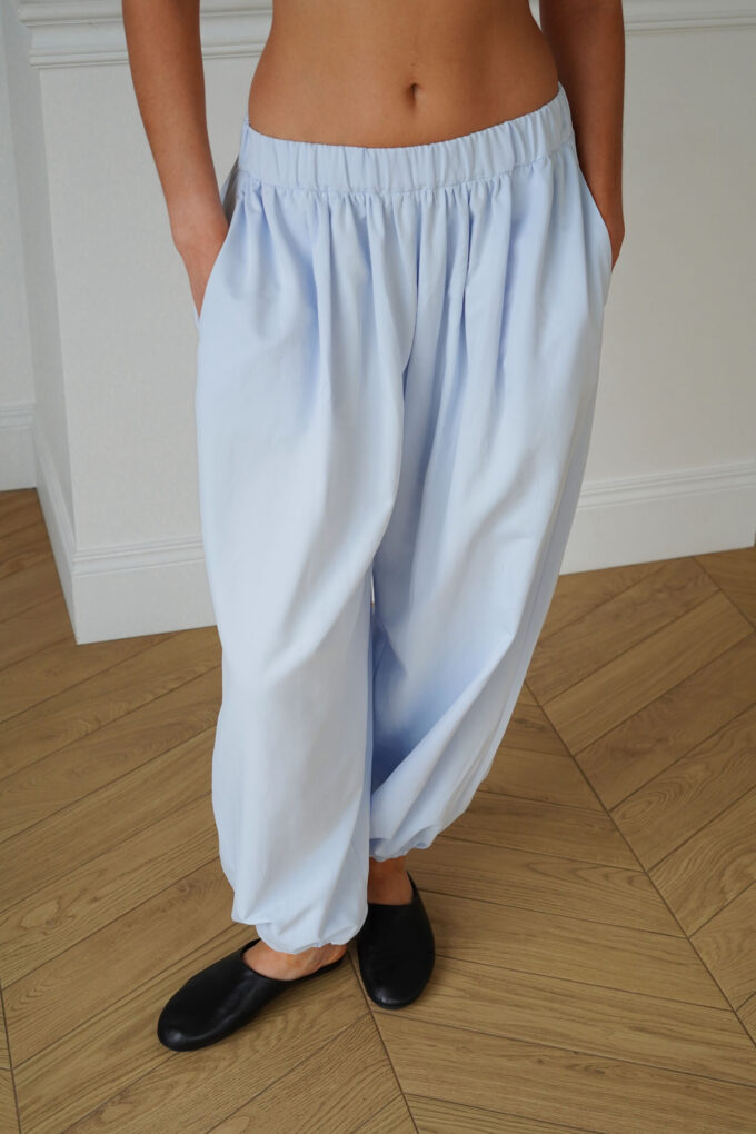 Blue voluminous pants photo 6