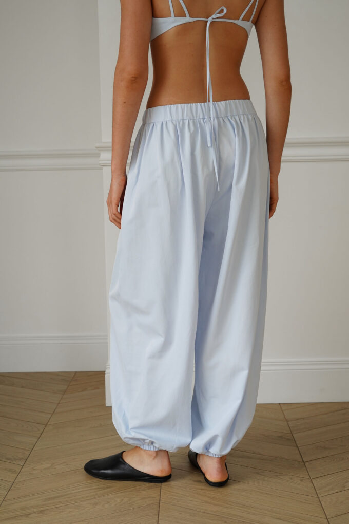 Blue voluminous pants photo 4