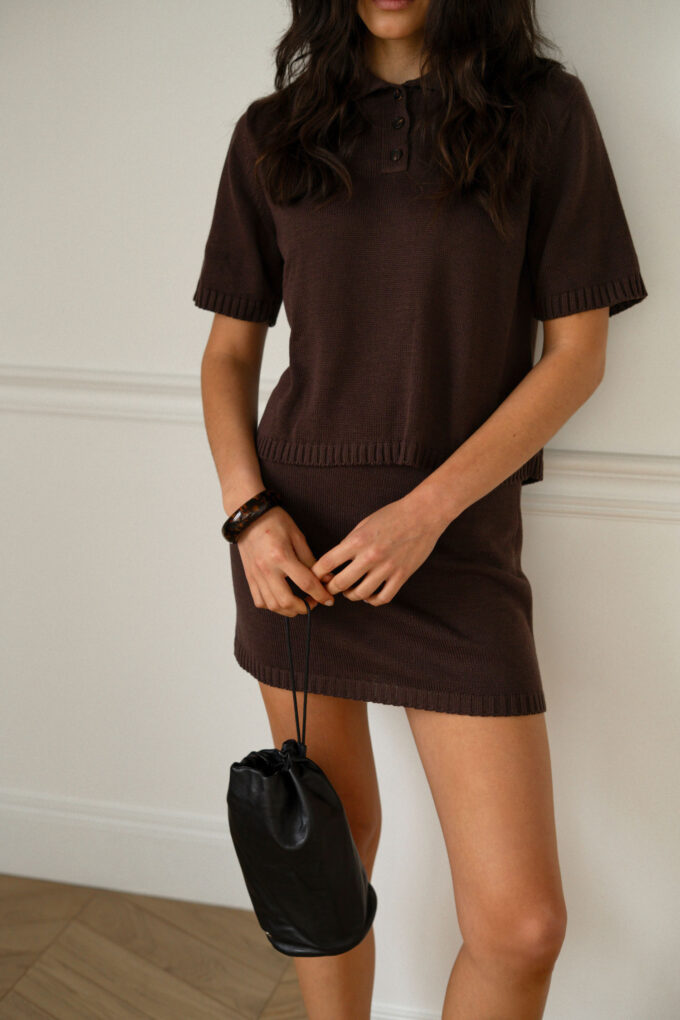 Chocolate short-sleeved knitted polo jumper photo 2