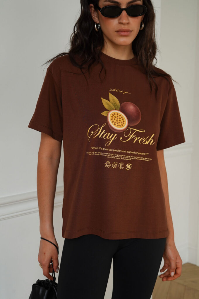 Футболка oversize з принтом "Stay Fresh" коричнева - The Lace