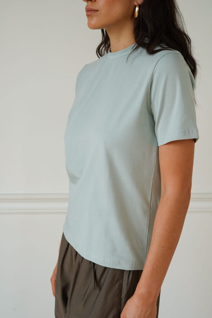 Relaxed T-shirt in light olive photo 2