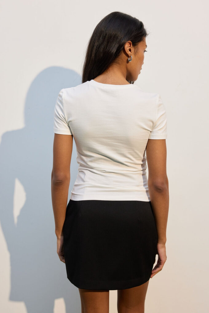 Slim fit T-shirt in milk photo 4