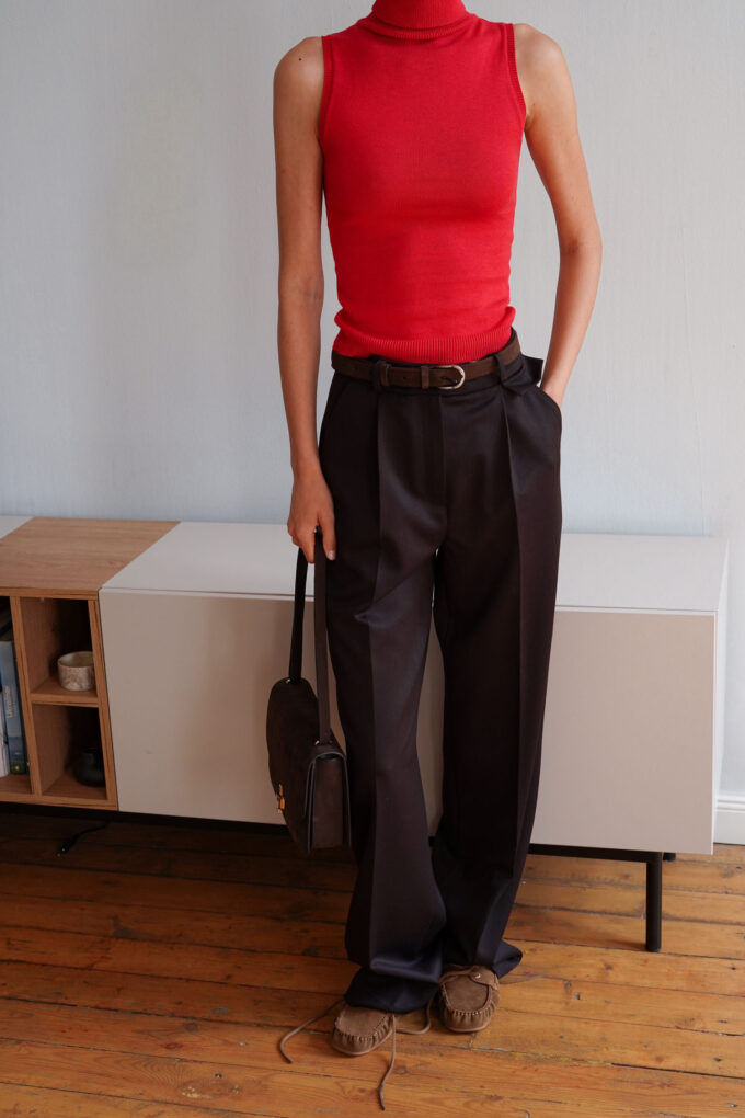 Knitted top with high neck in red photo 5