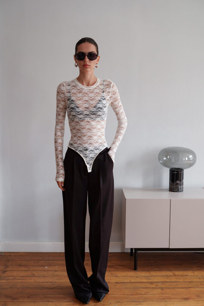 Guipure bodysuit in milk photo 2