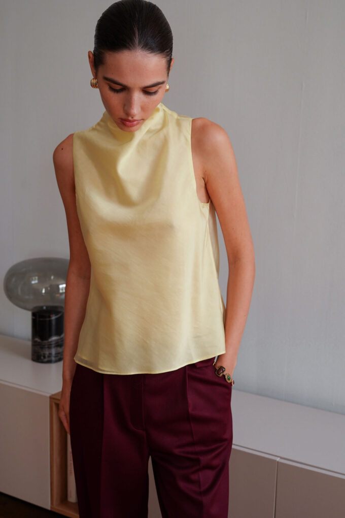 Burgundy palazzo pants with decorative flap photo 3