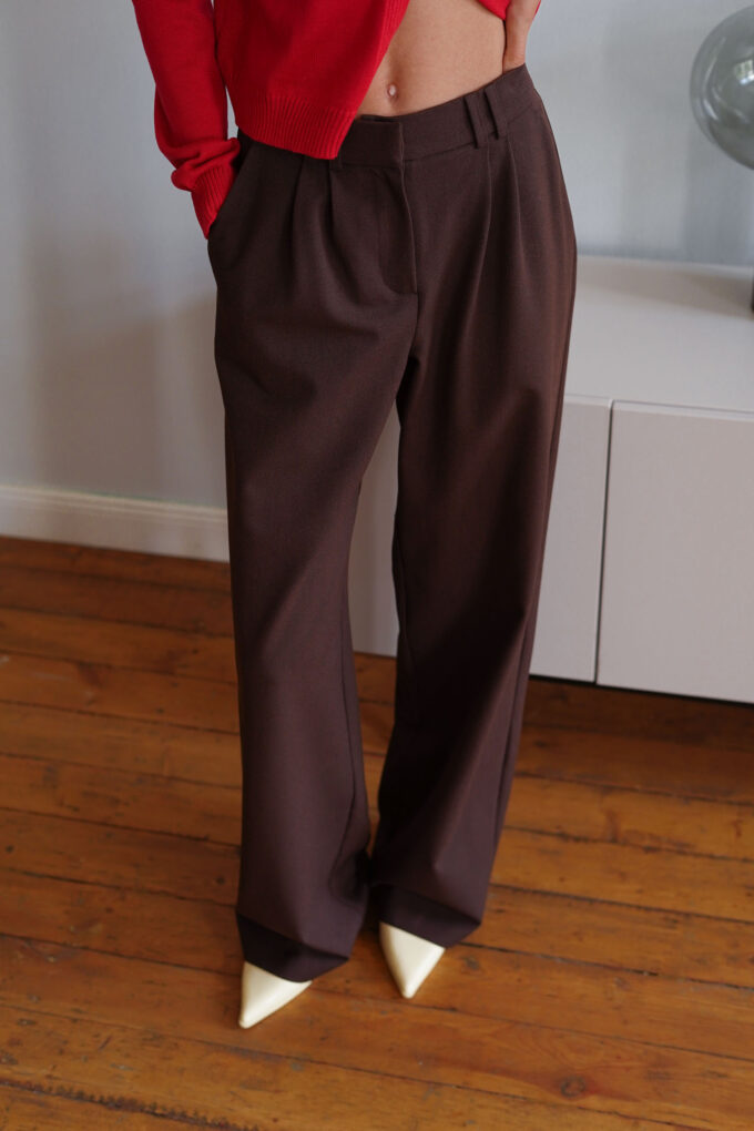 Straight-cut pants with double-breasted in chocolate photo 2