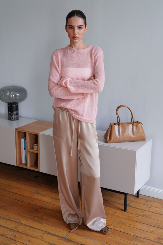 Translucent jumper made of ultra-soft kidmohair yarn in pink photo 5