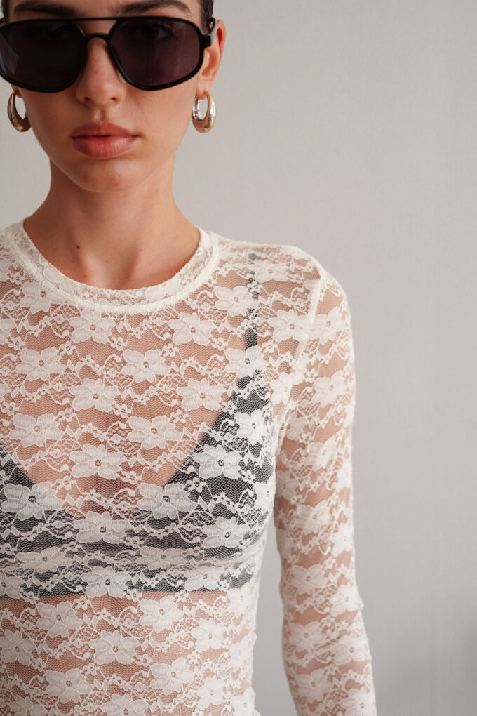 Guipure bodysuit in milk photo 3