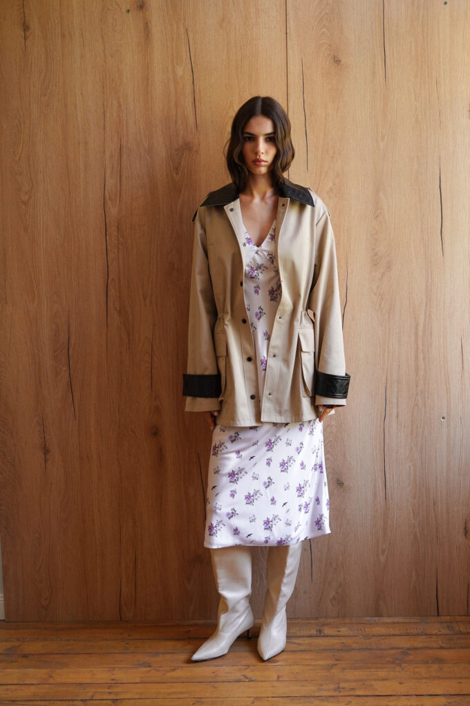 Beige jacket with decorative inserts photo 3