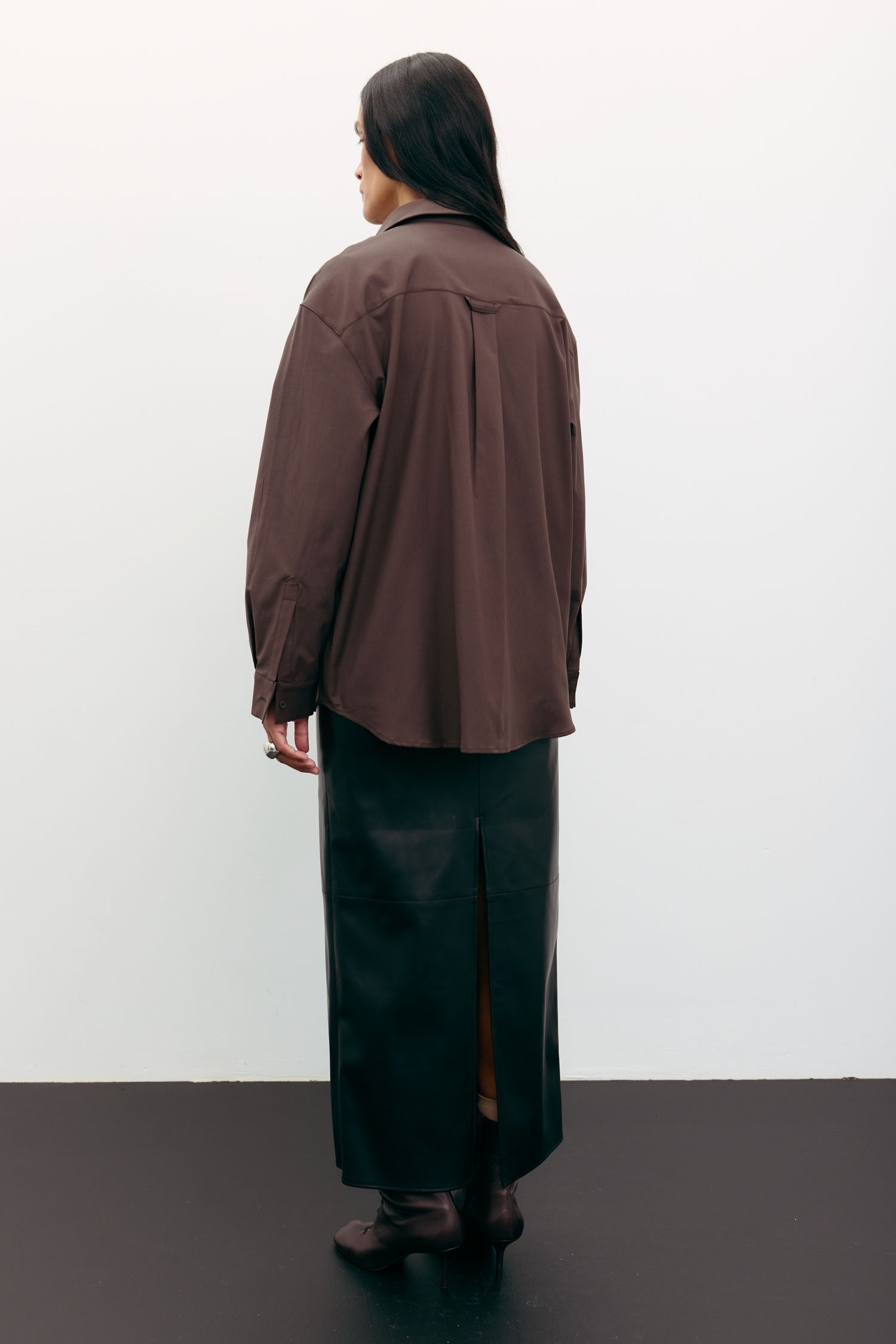 Сорочка оверсайз з вишивкою шоколадна - The Lace фото 441289 Сорочка оверсайз з вишивкою шоколадна - The Lace фото 441289