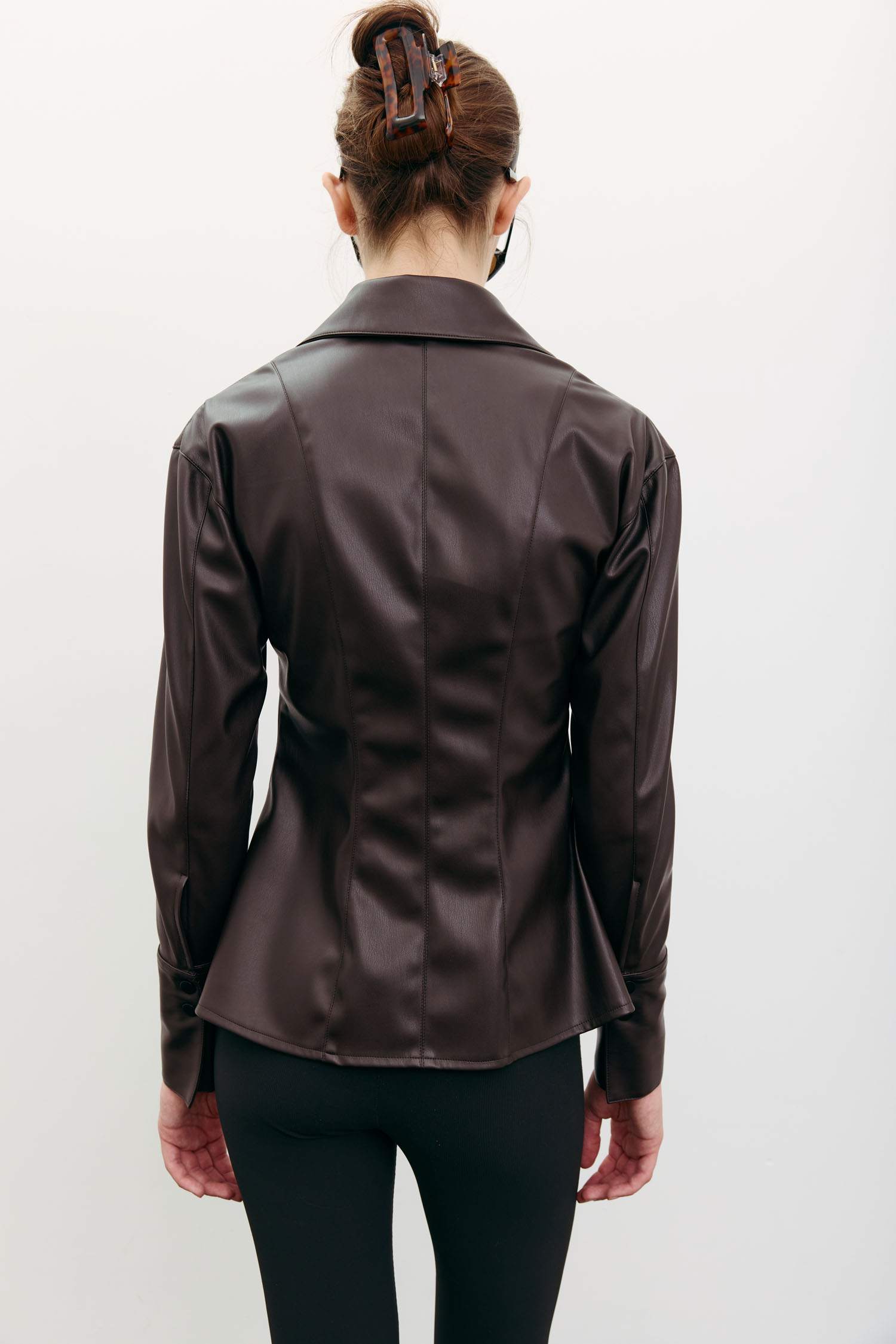 Сорочка з еко-шкіри приталена шоколадна - The Lace photo 441451 Сорочка з еко-шкіри приталена шоколадна - The Lace photo 441451