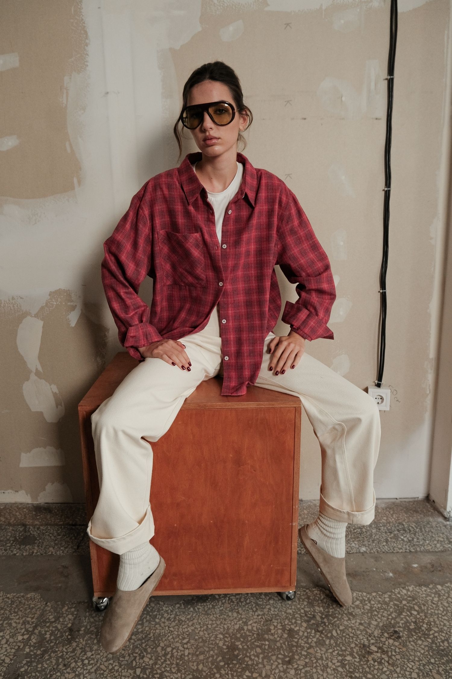 Сорочка з накладною кишенею в сіру клітинку червона - The Lace Фото 446890 Сорочка з накладною кишенею в сіру клітинку червона - The Lace Фото 446890