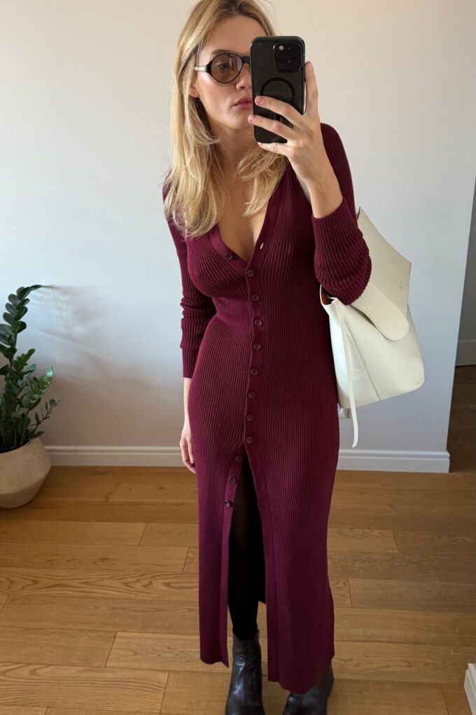 Трикотажна сукня максі на ґудзиках бордова фото 6