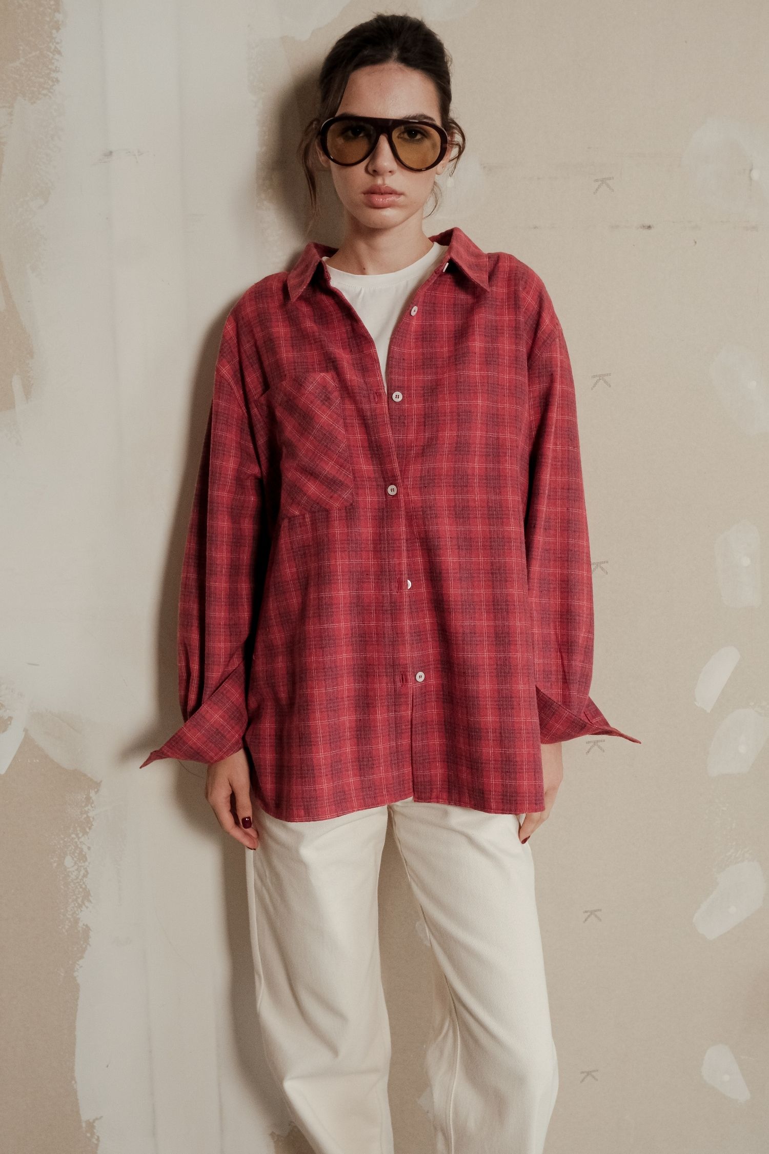 Сорочка з накладною кишенею в сіру клітинку червона - The Lace Фото 446882 Сорочка з накладною кишенею в сіру клітинку червона - The Lace Фото 446882