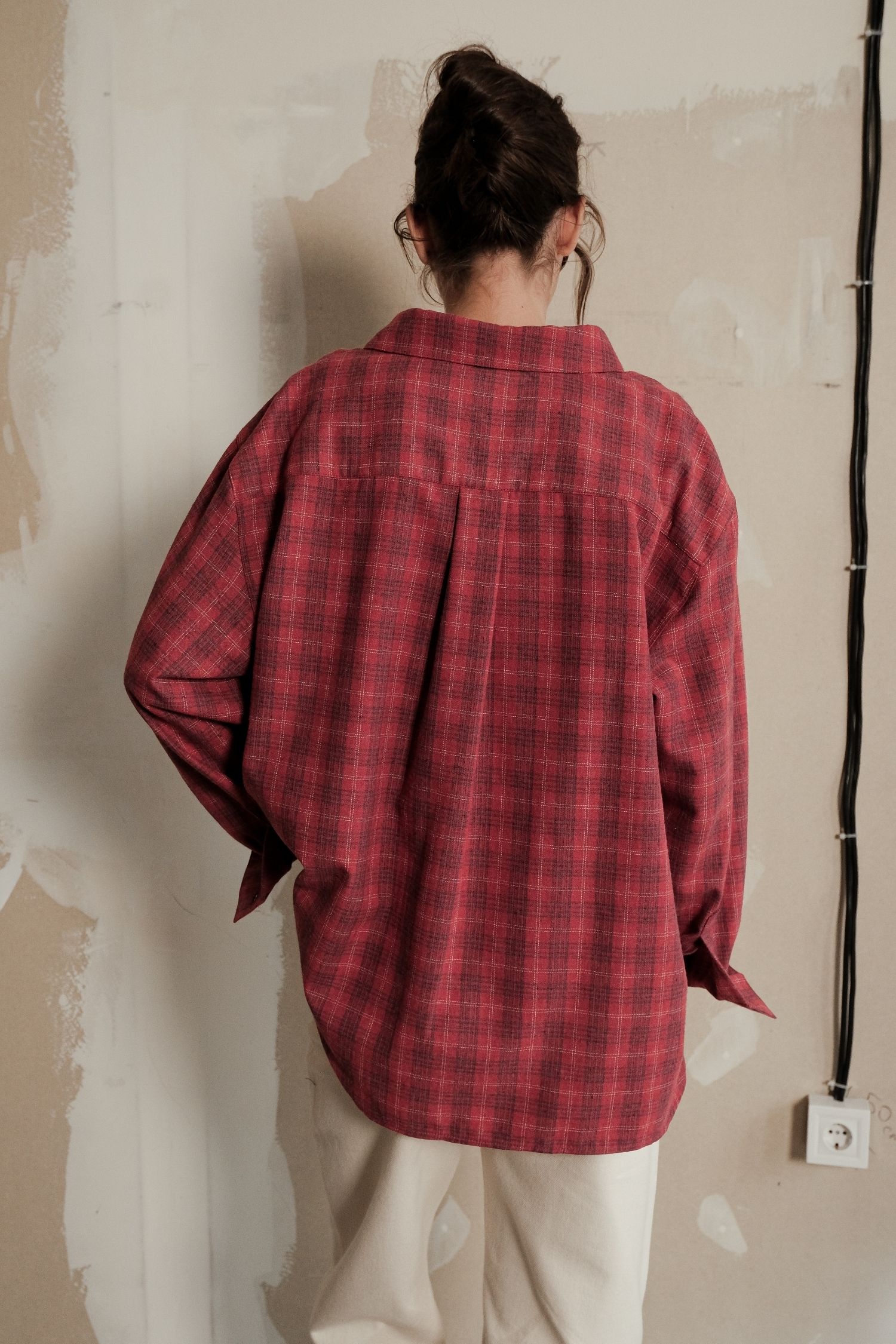 Сорочка з накладною кишенею в сіру клітинку червона - The Lace Фото 446883 Сорочка з накладною кишенею в сіру клітинку червона - The Lace Фото 446883