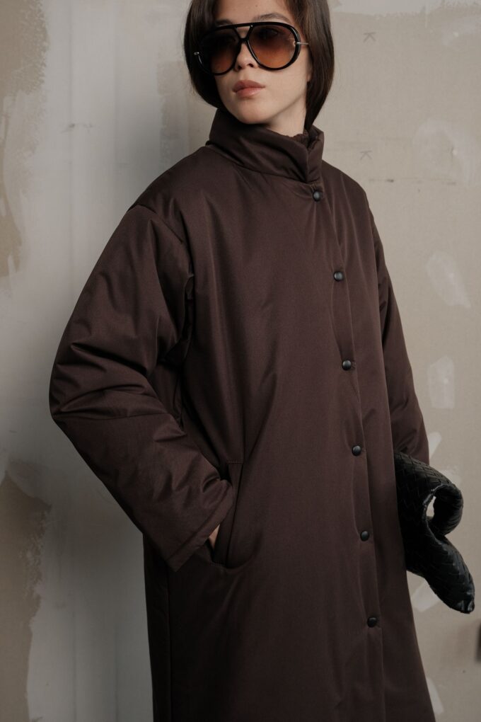 Куртка максі з поясом шоколадна фото 6