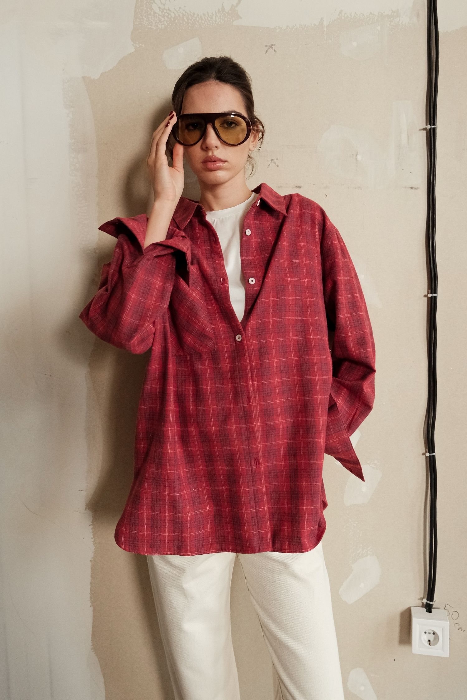 Сорочка з накладною кишенею в сіру клітинку червона - The Lace Фото 446889 Сорочка з накладною кишенею в сіру клітинку червона - The Lace Фото 446889