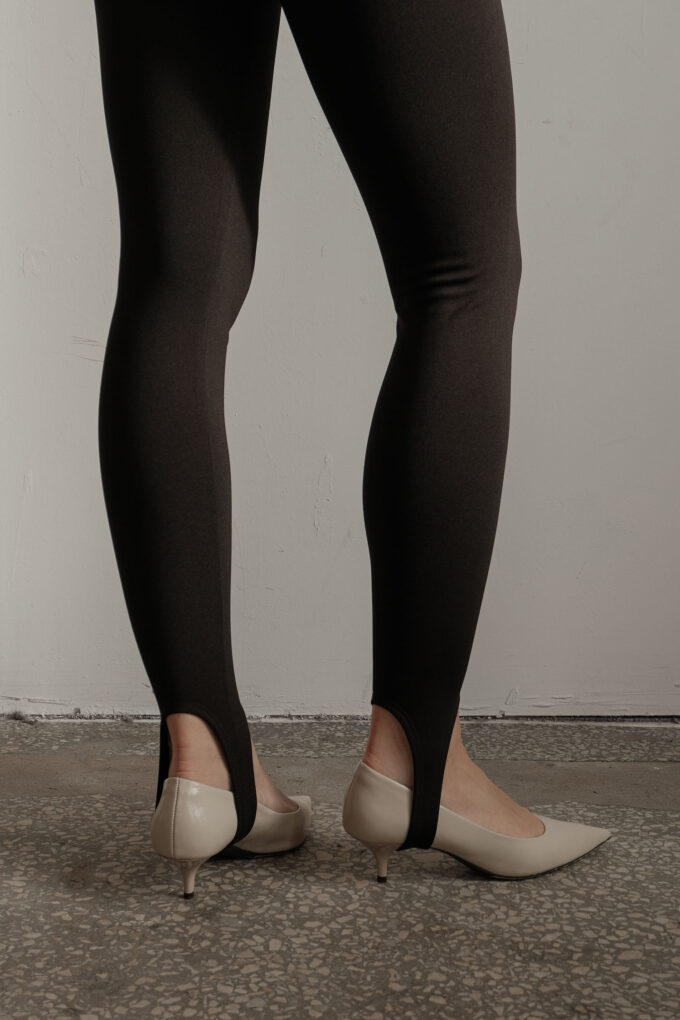 Black insulated leggings with straps photo 3 Black insulated leggings with straps photo 3