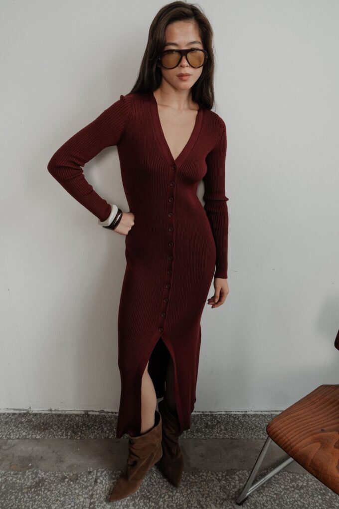 Knitted maxi dress with buttons in burgundy photo 2