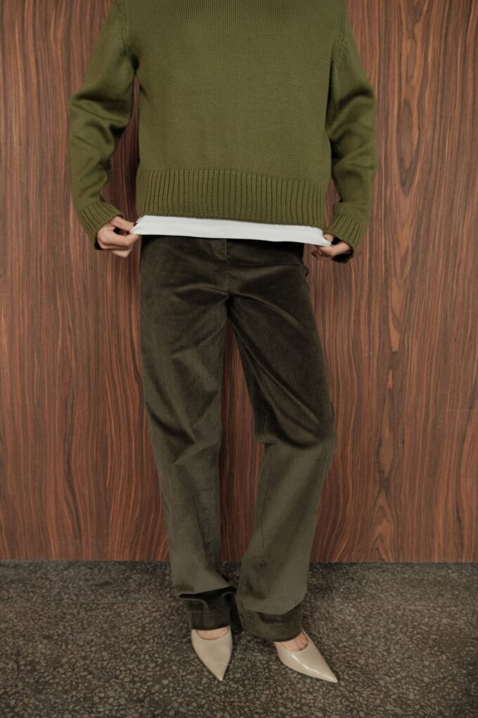 Брюки прямые из вельвета оливковые Фото 8