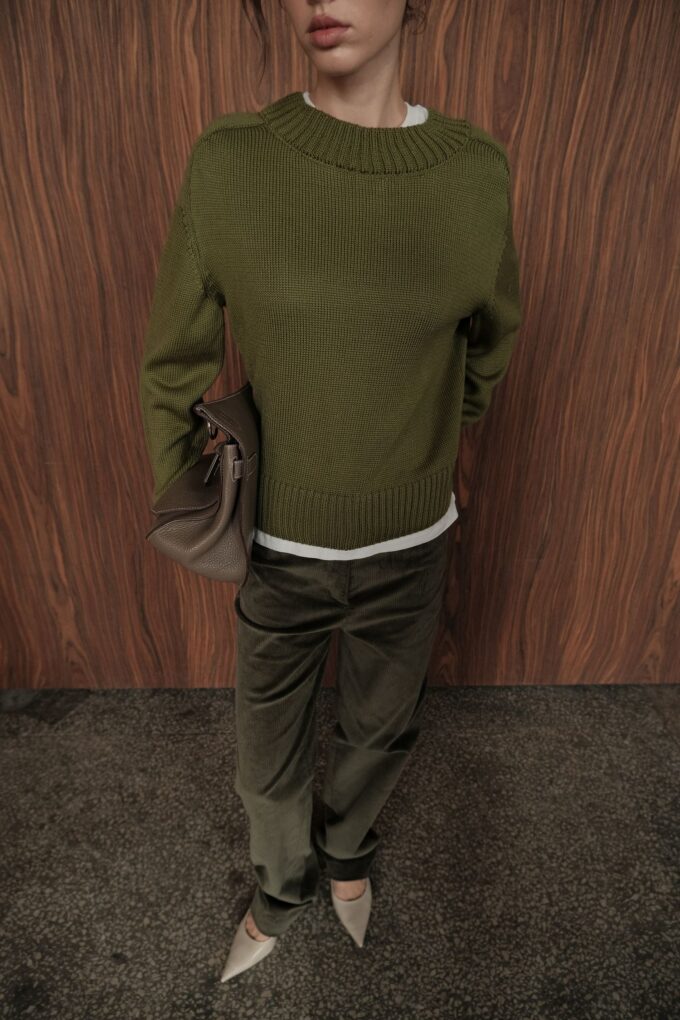 Брюки прямые из вельвета оливковые Фото 7