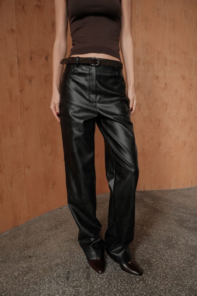 Брюки з еко-шкіри прямого крою чорні фото 5