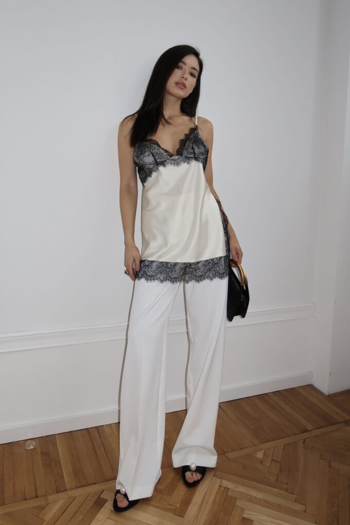 Топ із сатину з чорним мереживом молочний фото 2