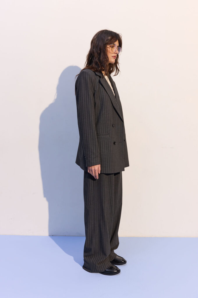 Жакет оверсайз у широку смужку графітовий фото 3 Жакет оверсайз у широку смужку графітовий фото 3