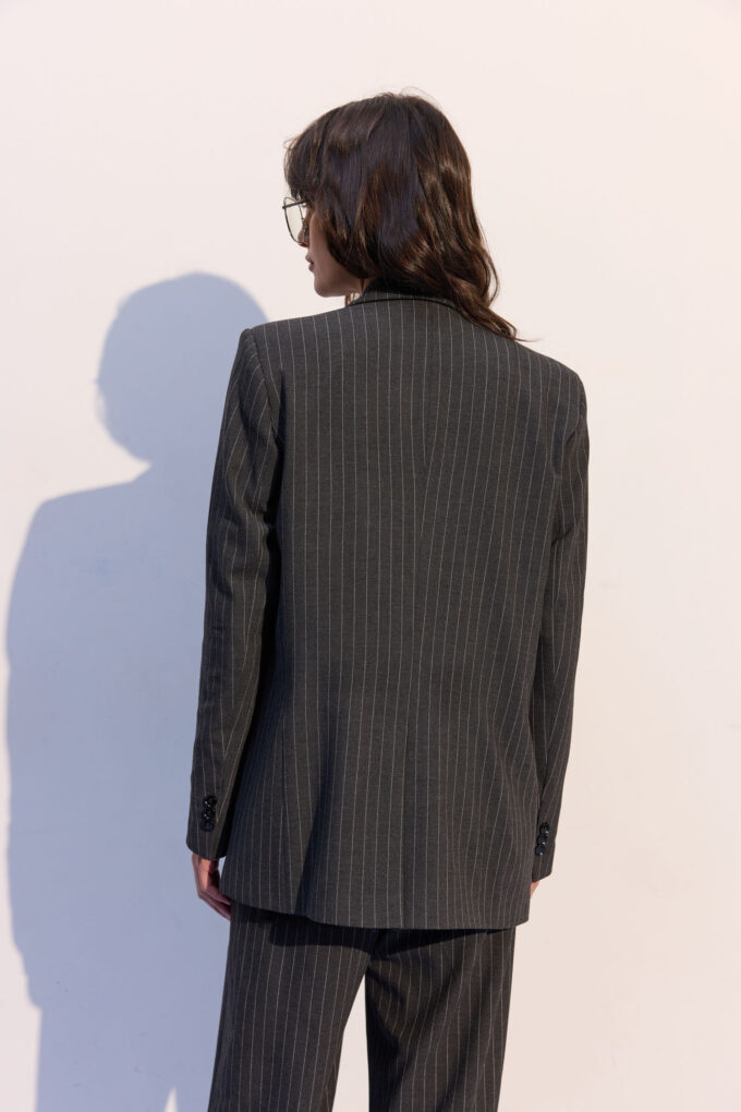 Жакет оверсайз у широку смужку графітовий фото 4 Жакет оверсайз у широку смужку графітовий фото 4